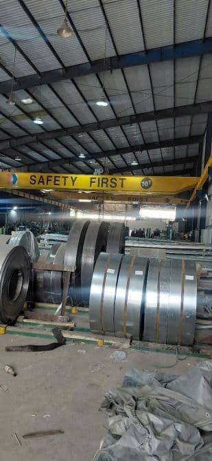 Cho thuê kho xưởng 1300m2 giá 66k/m2, gần KCN Việt Hương