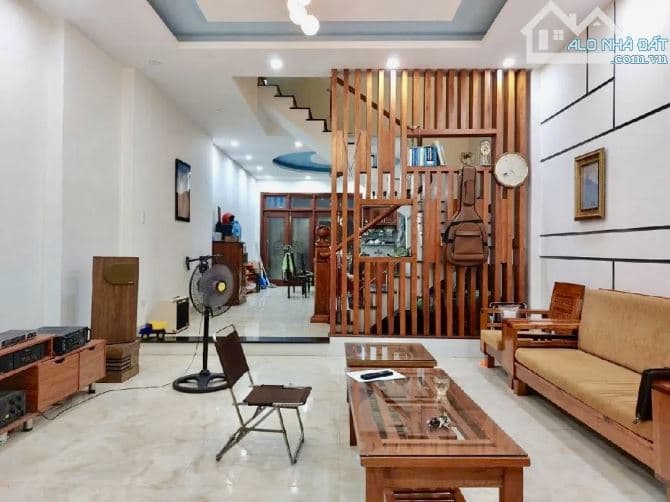 Nhà mặt phố 3 tầng, ô tô vào được – Ngũ Hành Sơn – 9.6 tỷ