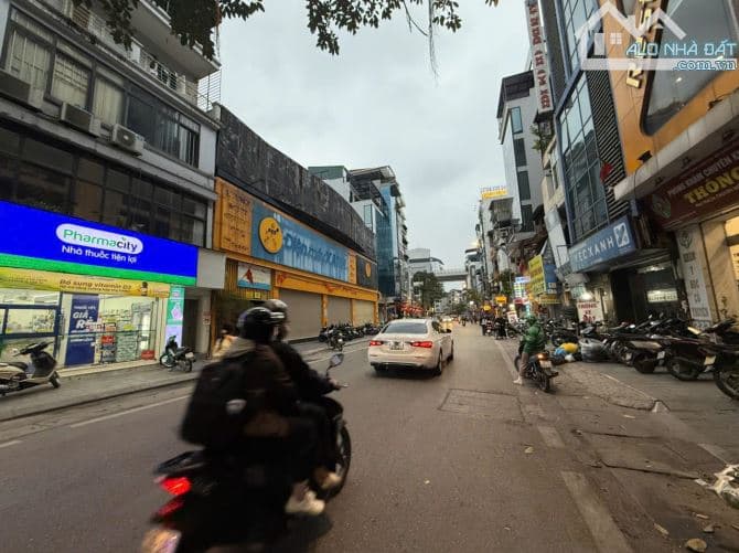 Bán nhà mặt phố Vọng, 54m2, 6 phòng, giá 22.5 tỷ