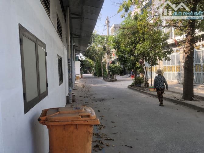 Cho thuê kho, nhà xưởng 400m2/ 800m2 gần cao đẳng Điện lực Quận 12