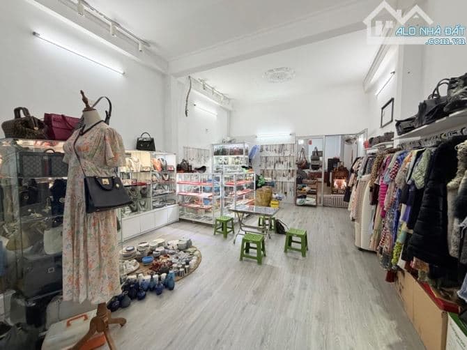 Nhà Lê Lợi, 85m2, 3 tầng, mặt tiền kinh doanh - Giá 15.2 tỷ
