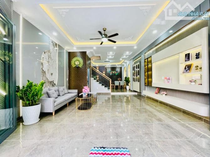 Nhà bán ngộp giá tốt Đường Huỳnh Lan Khanh, Tân Bình - 3.23 Tỷ (TL)