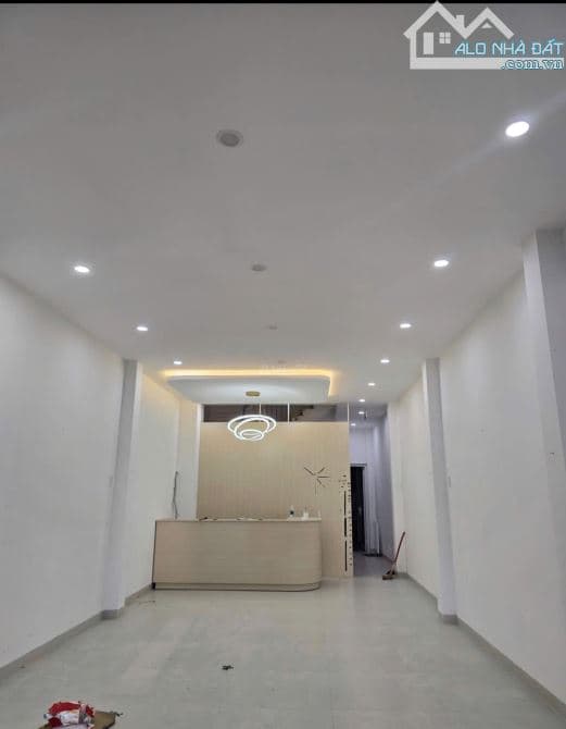 Nhà 3 tầng bán đường Nguyễn Văn Linh, Thanh Khê - 105m2