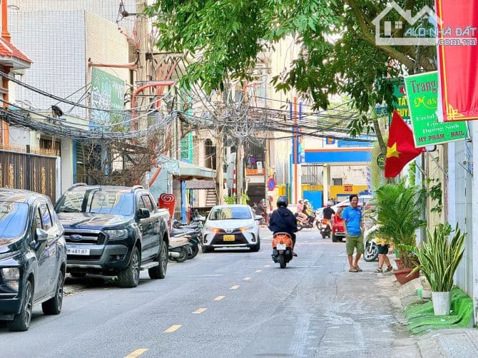 Giảm 2 tỷ! Bán nhà C4- mặt phố Tô Hiến Thành -Lõi phố tây- 80m2 ngang 5m -cách NVT 50m