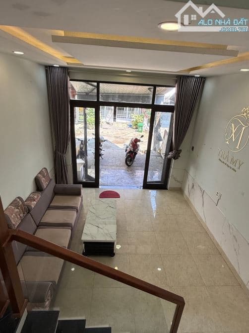 Bán nhà 3 tầng, full nội thất, đường Hóa Sơn 2, Đà Nẵng