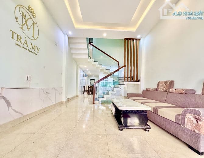 Bán nhà 3 tầng mặt tiền Hóa Sơn 2, Hải Châu - 7.95 tỷ