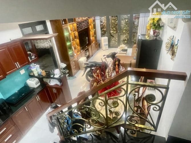 Bán Nhà 5 Tầng, Nguyễn Thượng Hiền, Phú Nhuận - DT: 42m2