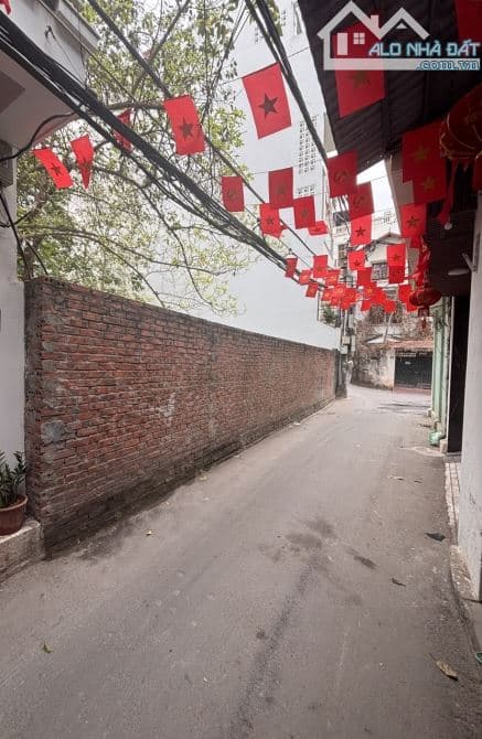 Bán đất Trích Sài, Hồ Tây - 90m², mặt tiền 7m, giá 260tr/m²