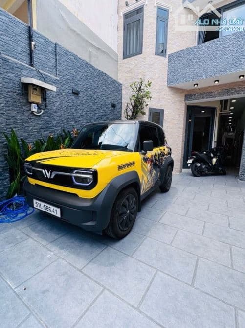 Bán nhà hẻm xe hơi, Tân Bình, gần Đồng Đen, 128m², cho thuê 60tr