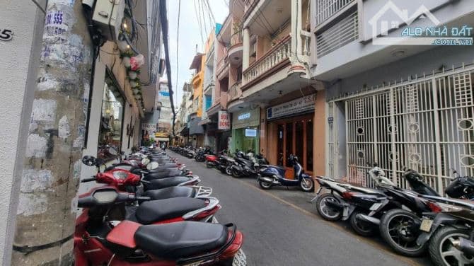 Bán nhà hẻm Nguyễn Trãi, Quận 1 - 100m2, 4PN, thang máy, 24.5 tỷ