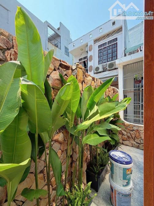 Bán nhà 74m² Hải Châu, 2 tầng, ngang 7.78m, giá 4.95 tỷ