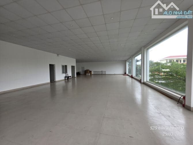 Cho thuê siêu phẩm mặt đường Lê Quang Đạo, mặt tiền 28m, dt 500m2 x 2 tầng thông sàn