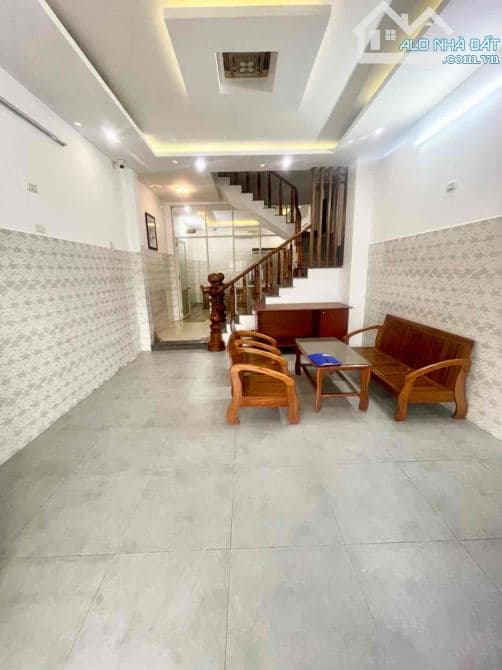 Nhà mặt tiền đường 2 tháng 9, Hải Châu, Đà Nẵng, 3 tầng, 60m2