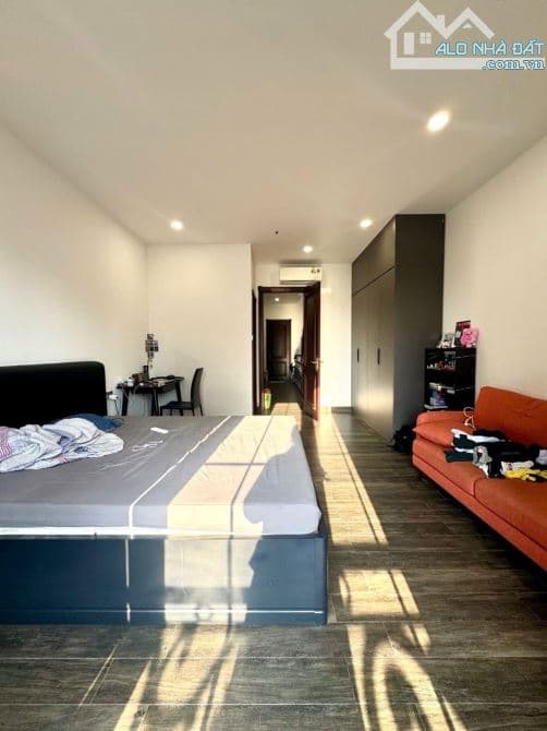 Nhà 4 tầng mặt phố Lê Lợi, gần Sông Hàn, Đà Nẵng
