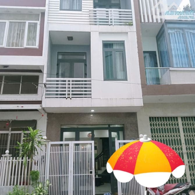 Bán nhà 4 tầng đường Nại Tú, sát Trần Hưng Đạo, Sơn Trà Đà Nẵng