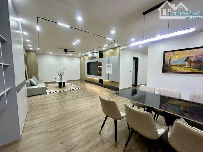 Bán căn hộ 76m2 Ecolake View, nội thất đầy đủ, view hồ Linh Đàm