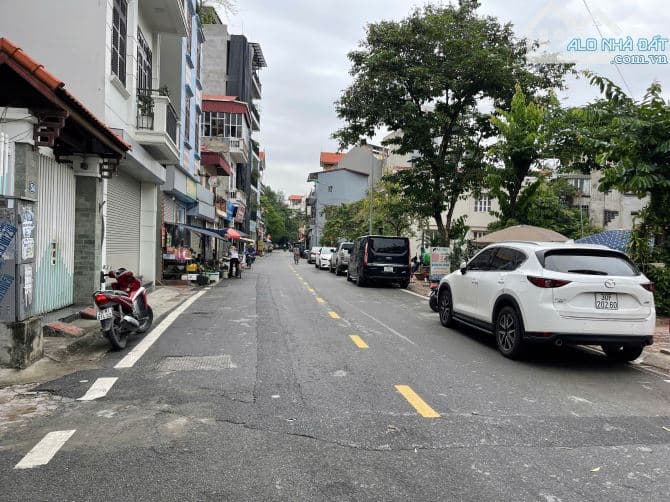 Bán đất Đông Dư Gia Lâm, ô tô tránh, kinh doanh, 50 m2, mặt tiền 4.7m