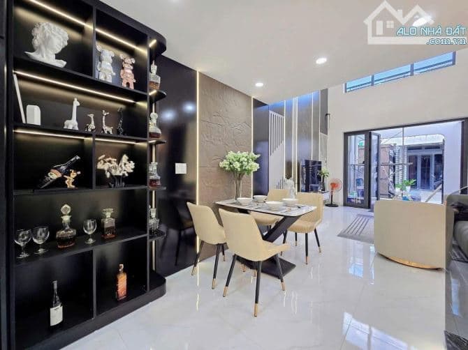 Bán nhà mặt phố Trần Đại Nghĩa, HBT, 86m2, gần ĐH KTQD, 36 tỷ