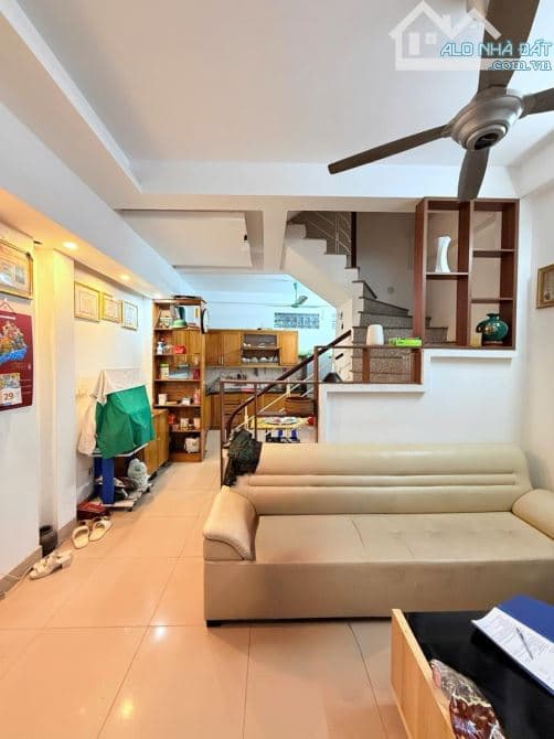 Bán Nhà Mỹ Đình, 30m², 4PN, 7.6 Tỷ