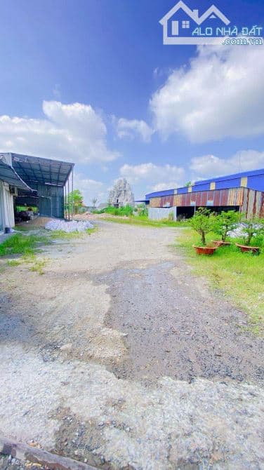 Cho thuê đất 2.800 m2 mặt tiền Võ Văn Kiệt, Bình Thuỷ