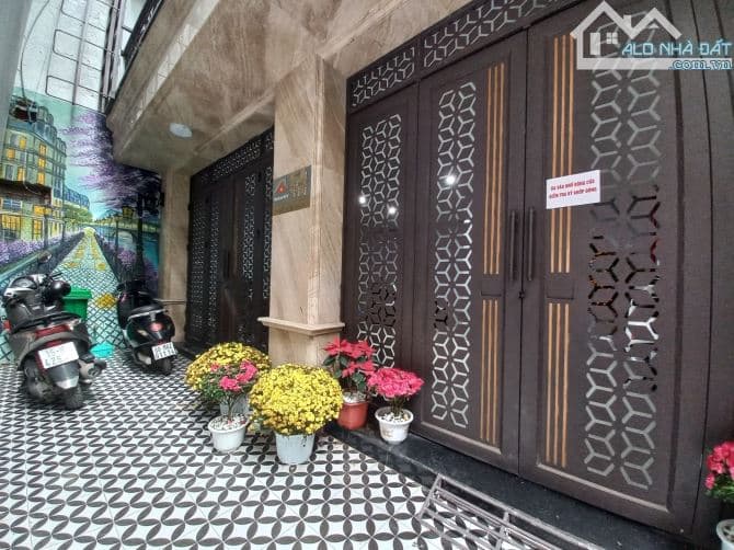 Bán nhà phố Văn Cao, Ba Đình - 60m², 5 tầng, MT 5.5m - 15.9 tỷ