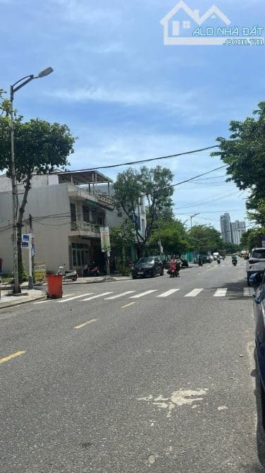 Nhà Góc 2 Mặt Tiền Mai Hắc Đế, Sơn Trà - Giá 23.3 Tỷ