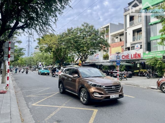 Nhà mặt phố Lê Thanh Nghị - Vỉa hè 13m - 18.2 tỷ