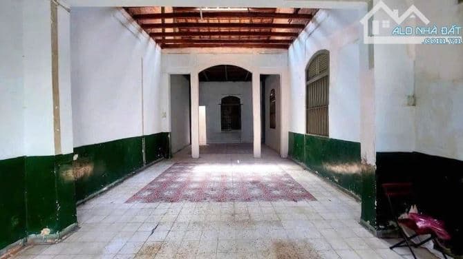 Biệt thự cổ Trần Quốc Toản, Q3, Sân vườn thoáng mát