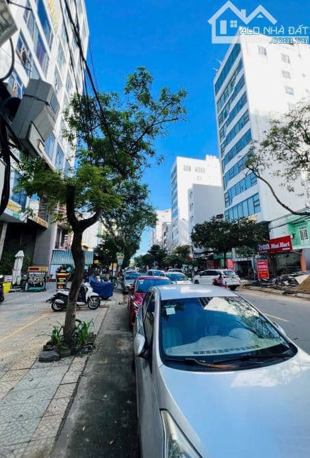 Đất góc 3 mặt thoáng, gần biển Mỹ Khê, giá 14.7 tỷ