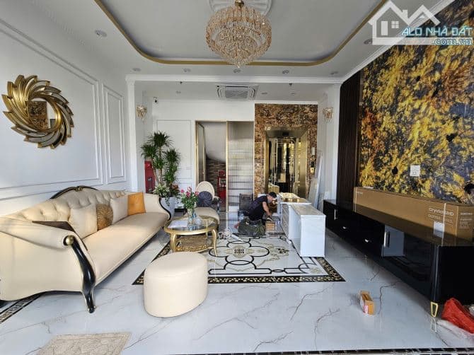 Bán Nhà Mặt Phố Đại La. Hai Bà Trưng. 43M 7 Tầng Thang Máy.Hiếm Tầm Giá