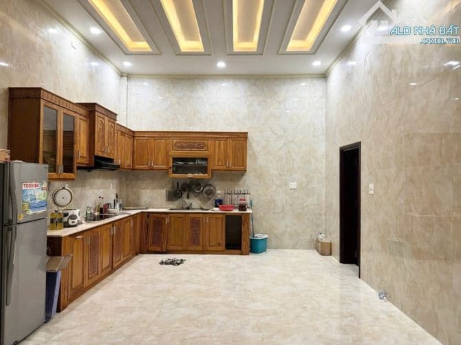 NHÀ MẶT TIỀN 2 TẦNG-DIỆN TÍCH KHỦNG 405M2-NGANG 12M-TT LIÊN CHIỂU-CHỈ 21 TỶ X