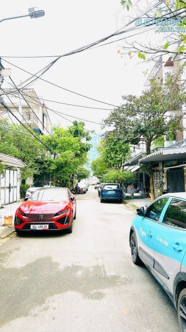 Nhà phố 3 tầng 100m2 tại Hải Châu, Đà Nẵng, giá 10.8 tỷ