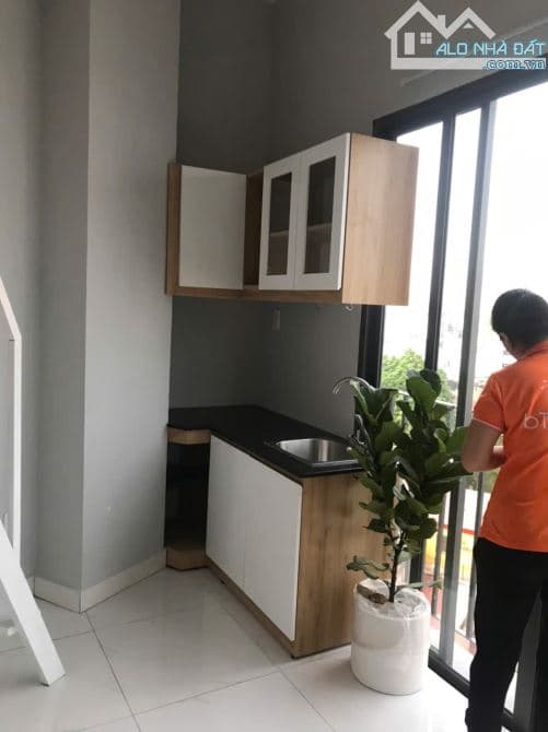 Cửa bán tòa nhà hầm 8 tầng, mặt tiền Nguyễn Văn Trỗi, Phú Nhuận