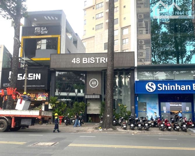 Nhà mặt tiền 10.7x28m, số 292 An Dương Vương, Q.5