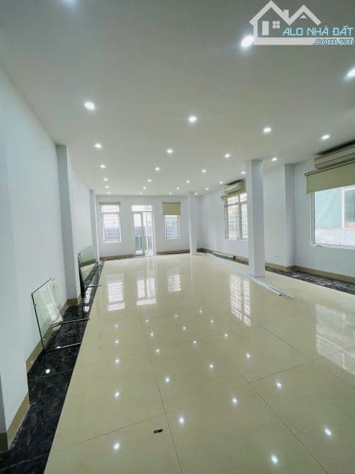 Cho thuê văn phòng nhà số 10 Phạm Tuấn Tài, Cầu Giấy, Hà Nội 75m2