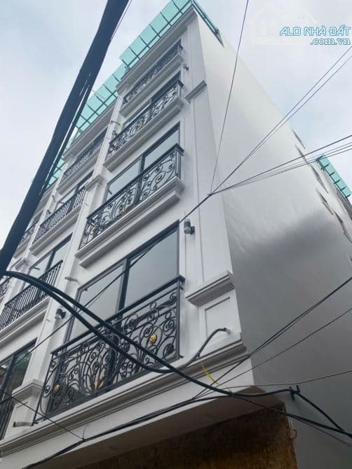 Nhà riêng Hồ Tùng Mậu 40m2, 6 tầng, thang máy, ô tô, KD