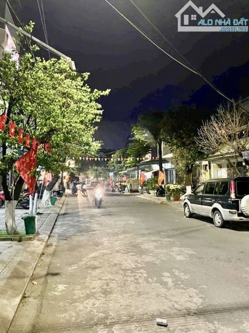 Nhà 3 tầng 106m2 mặt tiền Đoàn Hữu Trưng, Cẩm Lệ