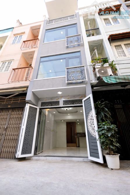 Mặt tiền đường số VĨNH HỘI xe hơi 🚗 Quận 4 _ 6,7 tỷ