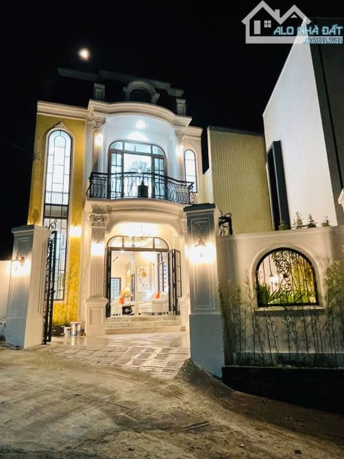 Villa 2 tầng tân cổ điển tại Huế, không gian ấm cúng