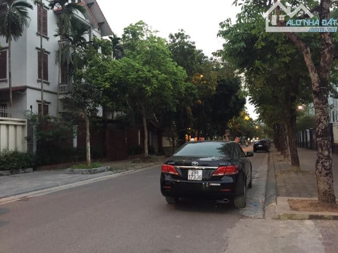 Bán nhà riêng biệt thự Phố Lưu Hữu Phước, 152m2, 4 tầng, lô góc, 64,5 tỷ