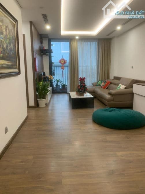 Bán tòa cc NO1 T4 Hoàng Minh Thảo- gần Hồ Tây 110M2 3PN-2WC giá hơn 15 tỷ