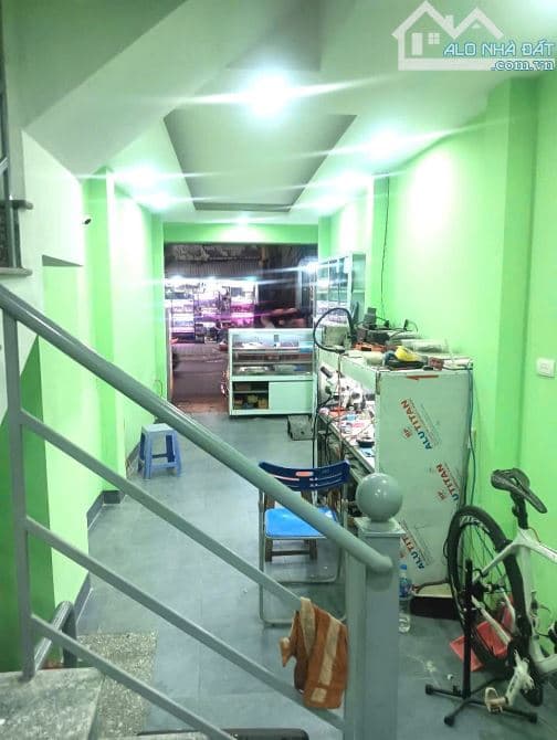 Bán nhà mặt phố Hoàng hoa thám, đoạn cuối phố