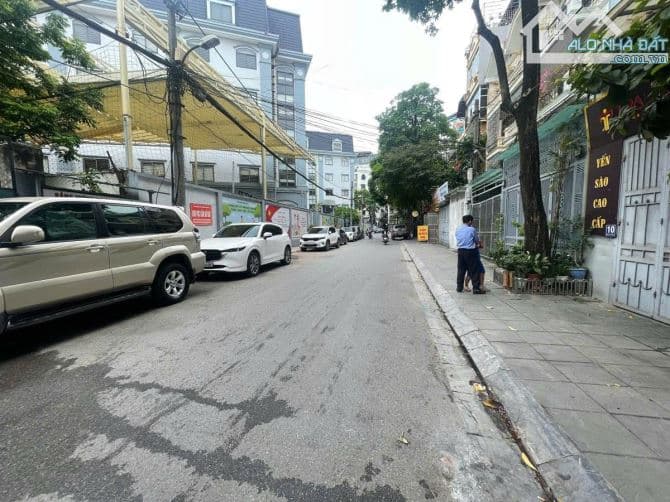 Nhà phân lô Quan Hoa, 83m2, 4 tầng, ô tô tránh kinh doanh