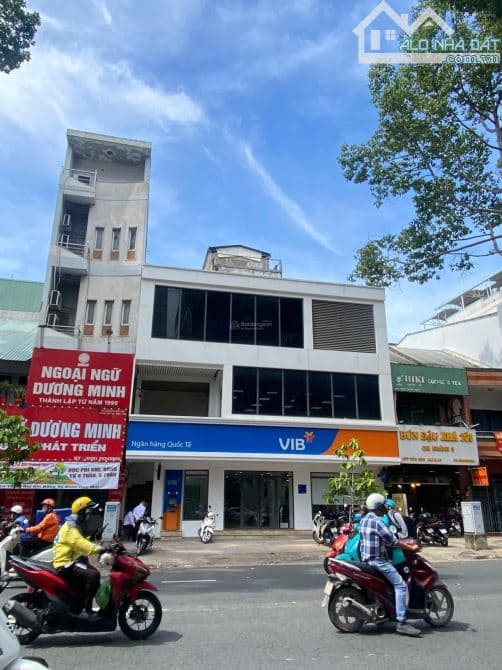 Nhà mặt tiền phố Nhật Bản số 6 Lê Thánh Tôn, Q1