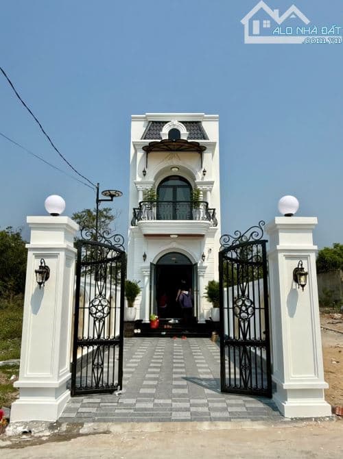 Nhà Tân Cổ Điển kiệt Thu Bồn, view đẹp, cách Bàu Vá 800m