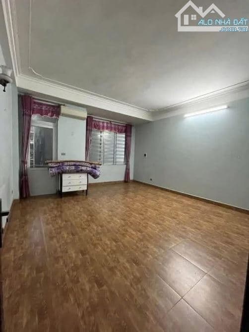 Cho thuê nhà phố Nguyễn Văn Cừ Long Biên 40m, 4 tầng, ở và kinh doanh