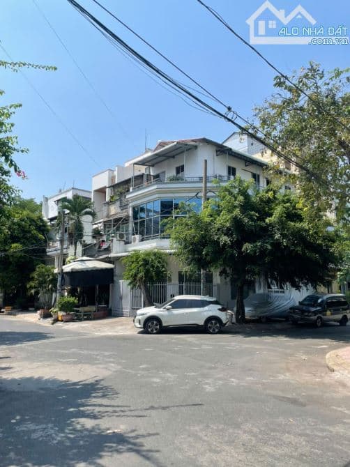 Bán nhà 3 tầng góc 2 MT ngay Tây Thạnh, Tân Phú, 5.5x16, vuông vắn, HĐT cũ 30tr, giá 11.8