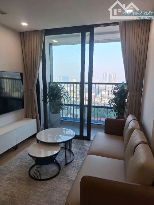 Cho thuê chung cư Golden Palm 21 Lê Văn Lương 64m2, 2 ngủ, 1 wc